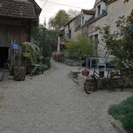Gite Des Remparts Bèze Exterior foto